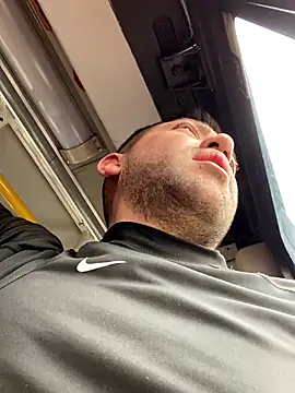 Snapshot of JuanZapata33 chatting on November 21, 2025, 5:23 pm JuanZapata33 online show from November 21, 2025, 5:23 pm