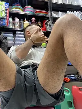 JuanZapata33 online show from December 21, 2025, 11:49 pm