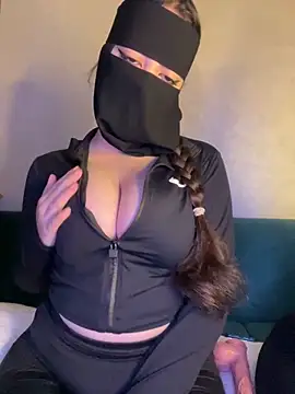 Snapshot of El-Jouri chatting on November 19, 2025, 5:13 pm El-Jouri online show from November 19, 2025, 5:13 pm