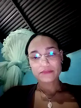 Snapshot of luna_hell chatting on April 29, 2026, 1:37 pm luna hell online show from April 29, 2026, 1:37 pm
