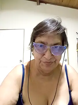 florecita69 online show from October 12, 2025, 1:18 am