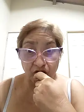 Snapshot of florecita69 chatting on January 16, 2026, 2:15 am florecita69 online show from January 16, 2026, 2:15 am