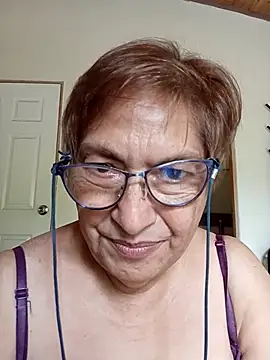 Snapshot of florecita69 chatting on December 19, 2025, 3:14 pm florecita69 online show from December 19, 2025, 3:14 pm