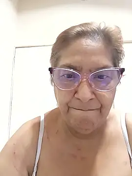 Snapshot of florecita69 chatting on January 16, 2026, 2:43 pm florecita69 online show from January 16, 2026, 2:43 pm