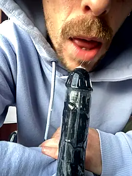 dann1111 online show from October 25, 2025, 3:34 pm