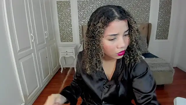 Snapshot of Mayaa_ross chatting on October 10, 2025, 2:56 am Mayaa ross online show from October 10, 2025, 2:56 am