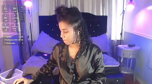 Snapshot of Mayaa_ross chatting on March 2, 2025, 8:35 pm Mayaa ross online show from March 2, 2025, 8:35 pm