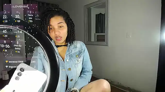 Snapshot of Mayaa_ross chatting on February 4, 2025, 6:46 am Mayaa ross online show from February 4, 2025, 6:46 am