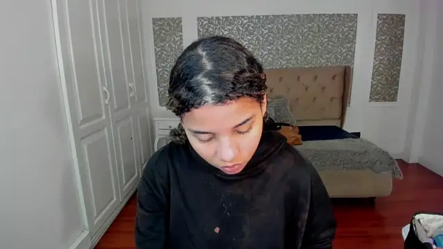 Snapshot of Mayaa_ross chatting on October 1, 2025, 2:17 am Mayaa ross online show from October 1, 2025, 2:17 am