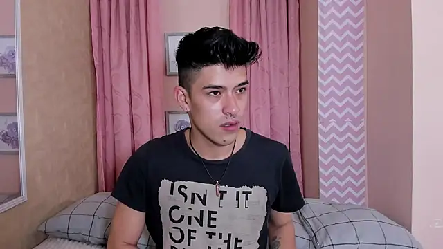 Snapshot of Ryan_Clark_ chatting on December 20, 2024, 8:34 pm Ryan Clark online show from December 20, 2024, 8:34 pm