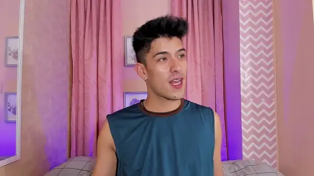 Snapshot of Ryan_Clark_ chatting on December 22, 2024, 7:42 pm Ryan Clark online show from December 22, 2024, 7:42 pm