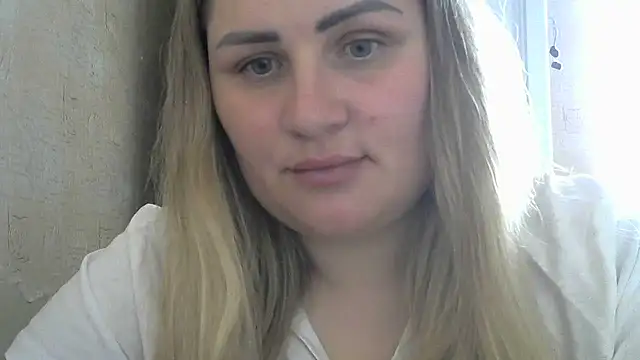 Snapshot of Honeydew-Waves chatting on May 13, 2026, 7:59 am Honeydew-Waves online show from May 13, 2026, 7:59 am