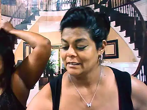 indianCherryPie online show from October 13, 2025, 6:42 pm