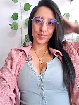 Snapshot of VALERY-03_ chatting on November 11, 2025, 12:00 pm VALERY-03 online show from November 11, 2025, 12:00 pm