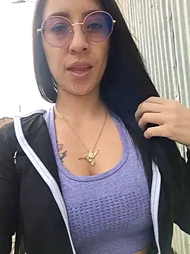 Snapshot of VALERY-03_ chatting on November 20, 2025, 12:06 pm VALERY-03 online show from November 20, 2025, 12:06 pm