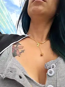 Snapshot of VALERY-03_ chatting on December 5, 2025, 12:15 pm VALERY-03 online show from December 5, 2025, 12:15 pm