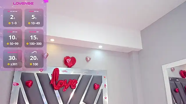 Snapshot of _Mia_Wallace chatting on February 14, 2025, 1:08 pm Mia Wallace online show from February 14, 2025, 1:08 pm