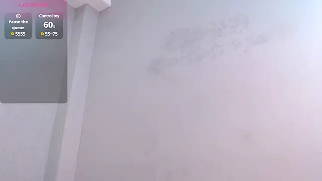 Snapshot of _Mia_Wallace chatting on January 28, 2025, 10:45 pm Mia Wallace online show from January 28, 2025, 10:45 pm