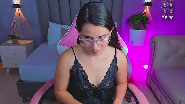 Snapshot of angelica_dymond chatting on November 19, 2025, 7:03 pm angelica dymond online show from November 19, 2025, 7:03 pm