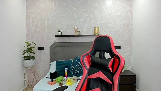 Snapshot of angelica_dymond chatting on March 21, 2025, 12:06 pm angelica dymond online show from March 21, 2025, 12:06 pm