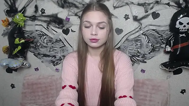 LaraPika online show from November 3, 2025, 6:11 pm