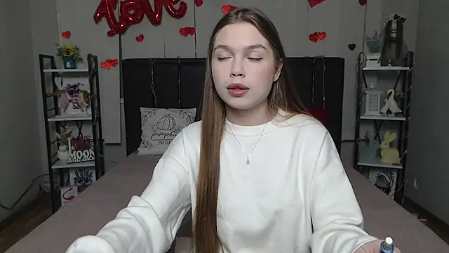 LaraPika online show from February 18, 2026, 6:11 am