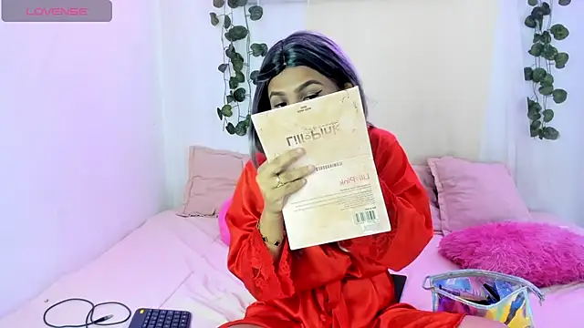 catalina and roger online show from September 22, 2025, 10:16 pm