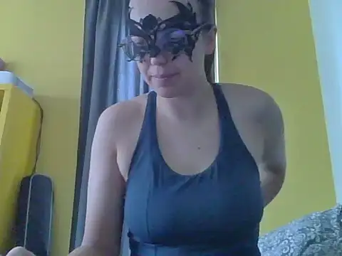 Snapshot of PearMaki chatting on March 12, 2025, 12:26 pm PearMaki online show from March 12, 2025, 12:26 pm