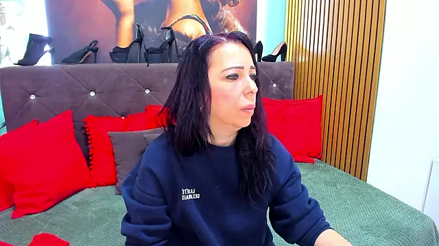 Snapshot of LauraSin chatting on March 27, 2026, 4:43 am LauraSin online show from March 27, 2026, 4:43 am