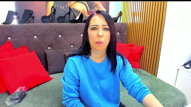 Snapshot of LauraSin chatting on March 25, 2026, 4:34 am LauraSin online show from March 25, 2026, 4:34 am