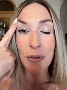 Snapshot of lola_tentatiion chatting on December 13, 2025, 8:04 pm lola tentatiion online show from December 13, 2025, 8:04 pm