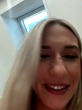 Snapshot of lola_tentatiion chatting on January 7, 2026, 8:30 am lola tentatiion online show from January 7, 2026, 8:30 am