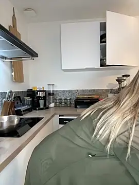 Snapshot of lola_tentatiion chatting on November 6, 2025, 8:18 am lola tentatiion online show from November 6, 2025, 8:18 am