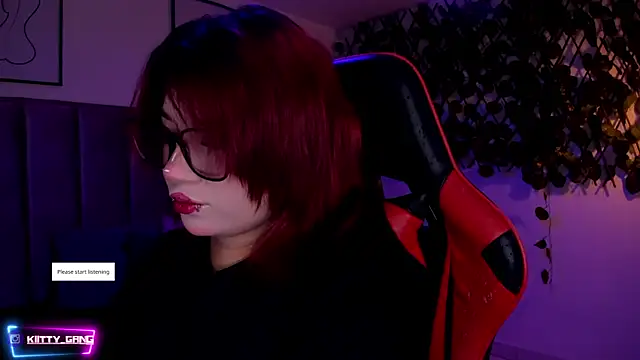 Kitty Gang online show from November 19, 2025, 1:49 am