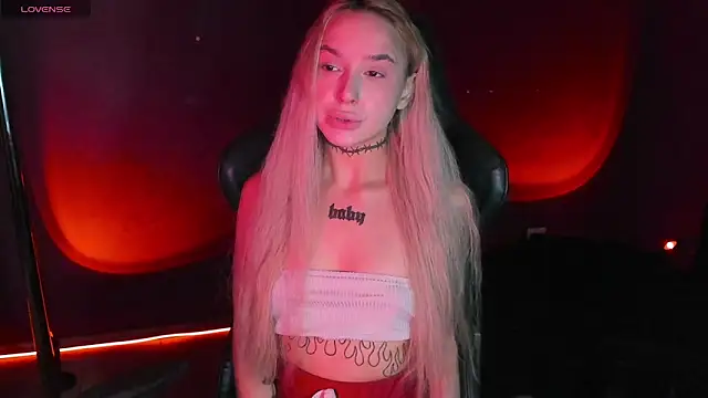 MilaAsh online show from September 28, 2025, 8:10 am