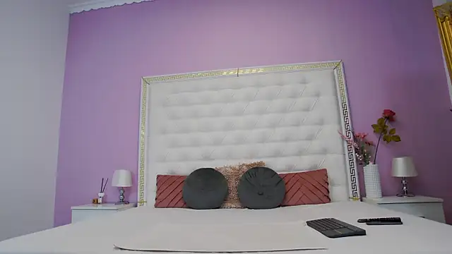 Snapshot of Lenna_Paul chatting on November 24, 2025, 4:56 am Lenna Paul online show from November 24, 2025, 4:56 am