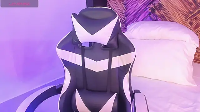 emma collson online show from November 15, 2025, 8:35 pm