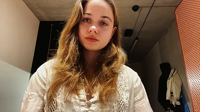 Celeste Glow online show from December 3, 2024, 11:40 pm