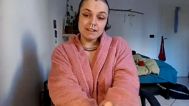 kinkyspirali online show from March 3, 2025, 3:54 pm