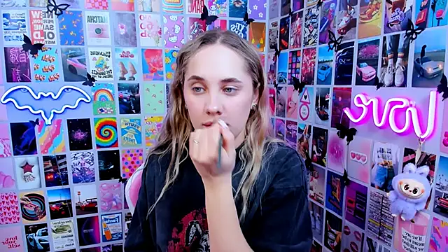 MiaMilas online show from February 26, 2026, 1:55 pm