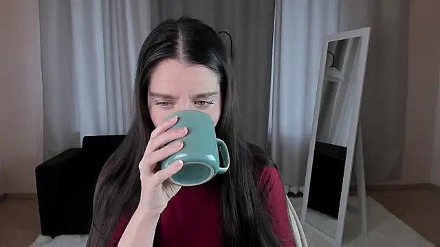 helentasty online show from October 4, 2025, 2:24 am