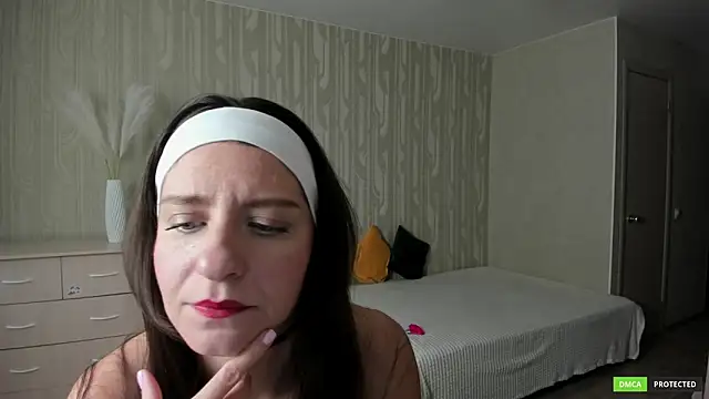 helentasty online show from April 21, 2026, 10:33 am