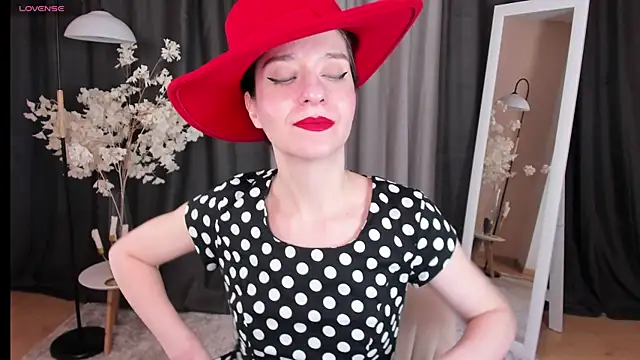 helentasty online show from March 17, 2025, 2:08 am