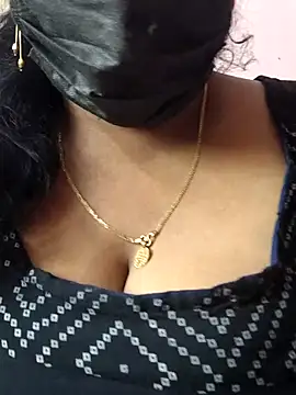 Snapshot of mallu-sumi chatting on April 7, 2026, 9:22 am mallu-sumi online show from April 7, 2026, 9:22 am