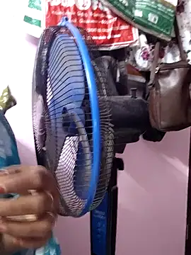 Snapshot of mallu-sumi chatting on March 3, 2026, 6:37 pm mallu-sumi online show from March 3, 2026, 6:37 pm