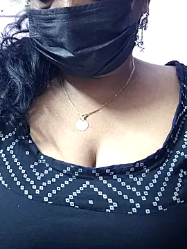 Snapshot of mallu-sumi chatting on March 15, 2026, 9:44 pm mallu-sumi online show from March 15, 2026, 9:44 pm