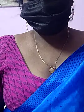 Snapshot of mallu-sumi chatting on April 6, 2026, 6:09 pm mallu-sumi online show from April 6, 2026, 6:09 pm