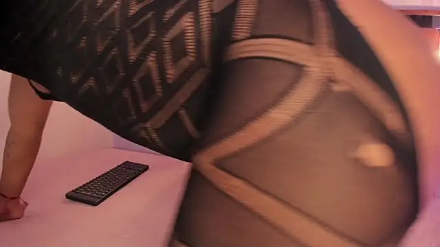 Snapshot of kristakinnky chatting on March 2, 2026, 12:01 pm kristakinnky online show from March 2, 2026, 12:01 pm