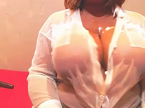 Snapshot of NaughtyNicoleXX2 chatting on October 31, 2025, 7:05 am NaughtyNicoleXX2 online show from October 31, 2025, 7:05 am