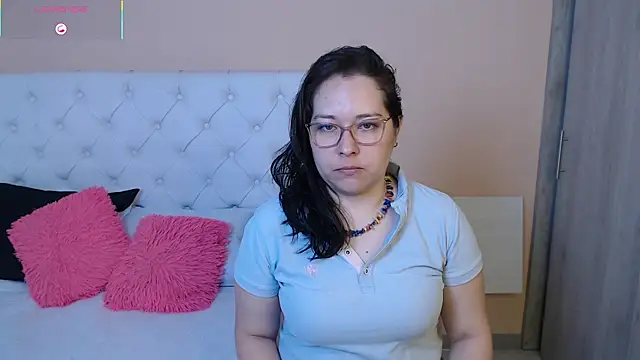 May Carlier online show from January 13, 2026, 7:07 pm